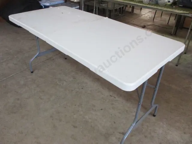 Folding Table Image 1++