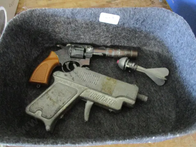 Toy Guns Image 1++