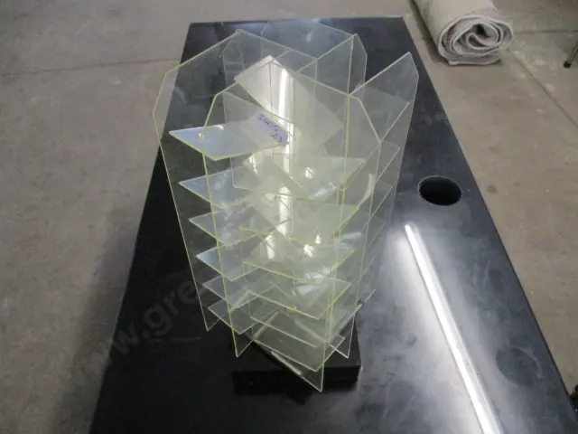 Model Car Stand Image 1++