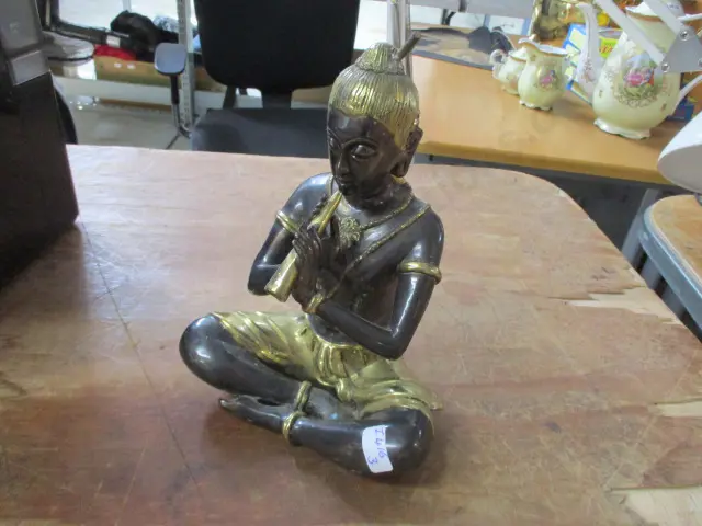 Bronze Figure Image 1++