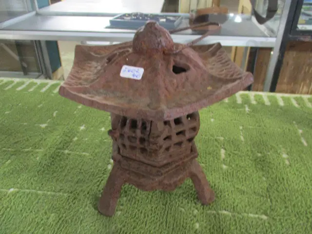 Cast Iron Pagoda Image 1++