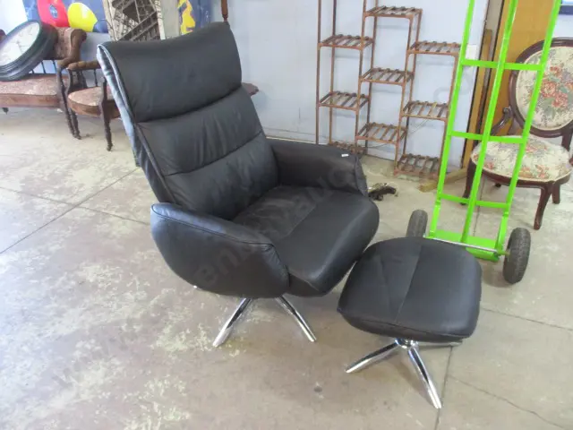 Chair and Footrest Image 1++