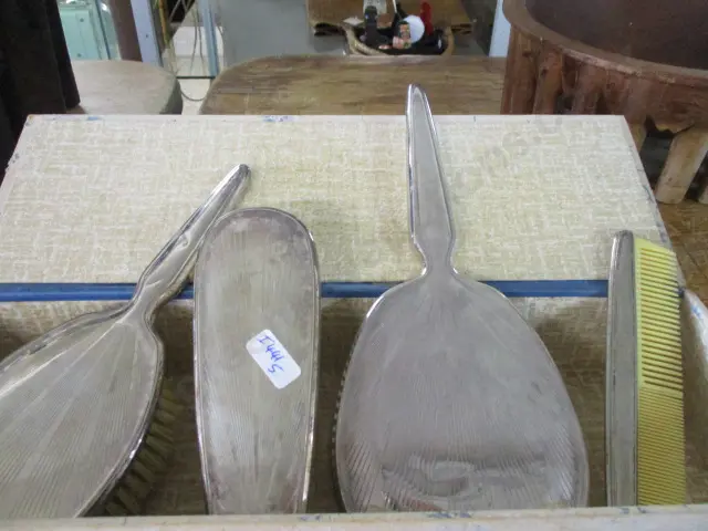 Brush and Comb Set Image 1++