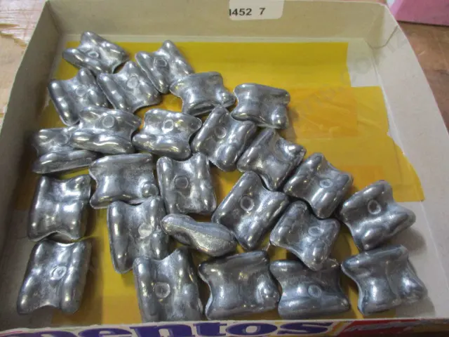 Knucklebones Image 1++