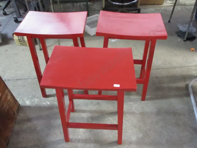 3 Stools Image 1++