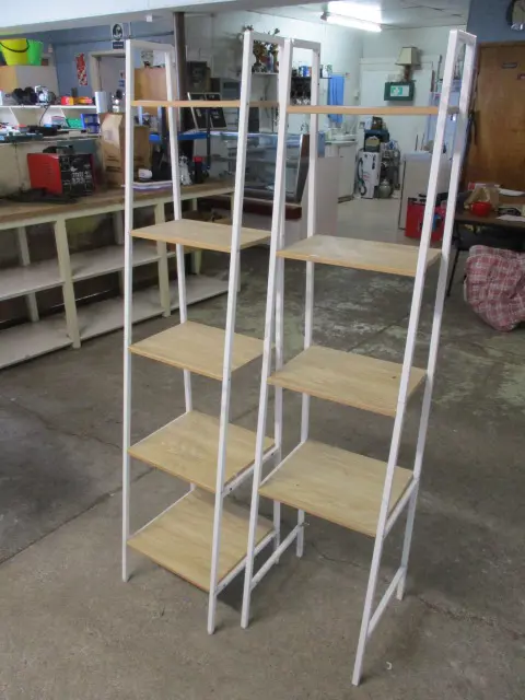 2 Display Stands Image 1++