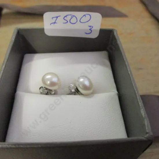 Pearl Earings