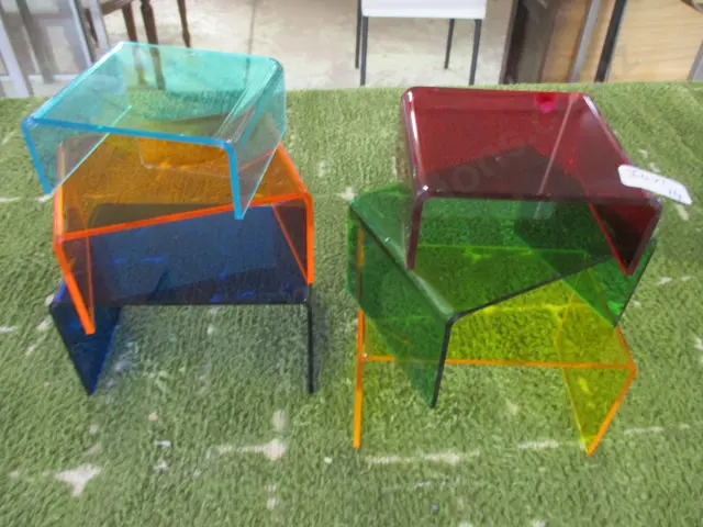 Small Display Stands Image 1++