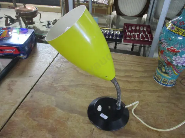 Retro Lamp Image 1++