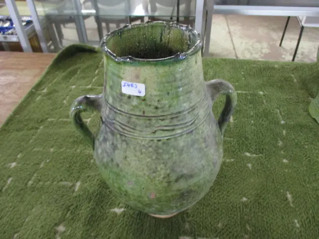 Pottery Vase Image 1++