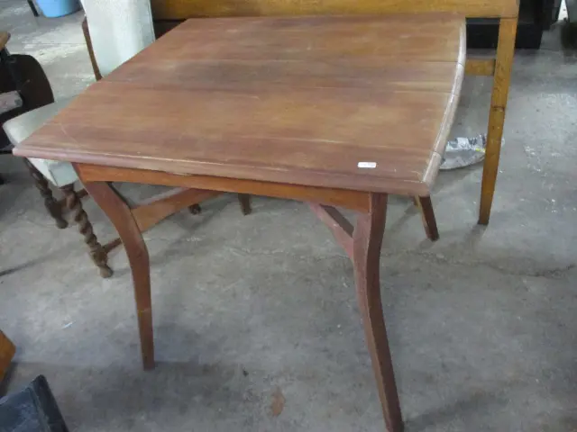 Rimu Table Image 1++