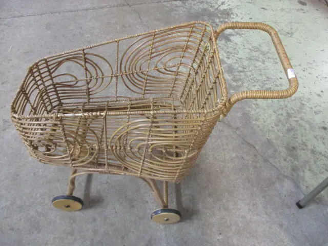 Toy Trolley Image 1++