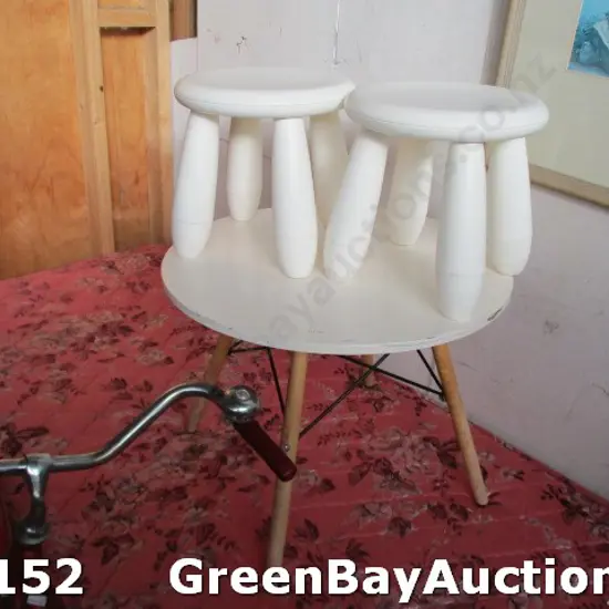 Kids Table and Chairs