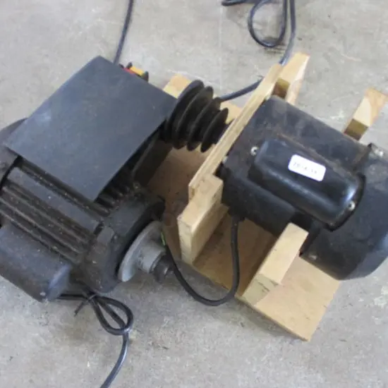 2 Electric Motors