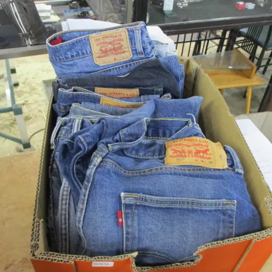 Box Levis