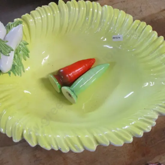 Salad Bowl and Cruet