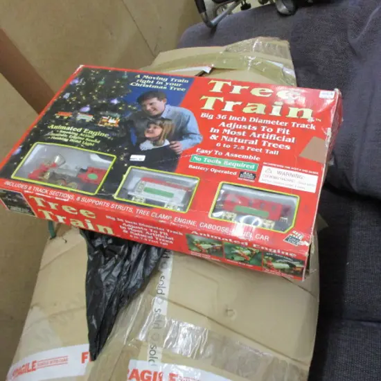 Christmas Tree and Train