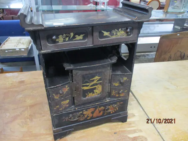 Small Laquered Cabinet Image 1++