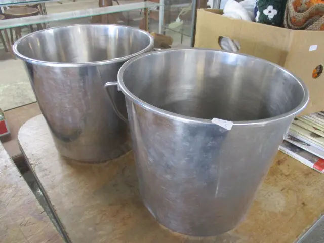 Stainless Buckets Image 1++