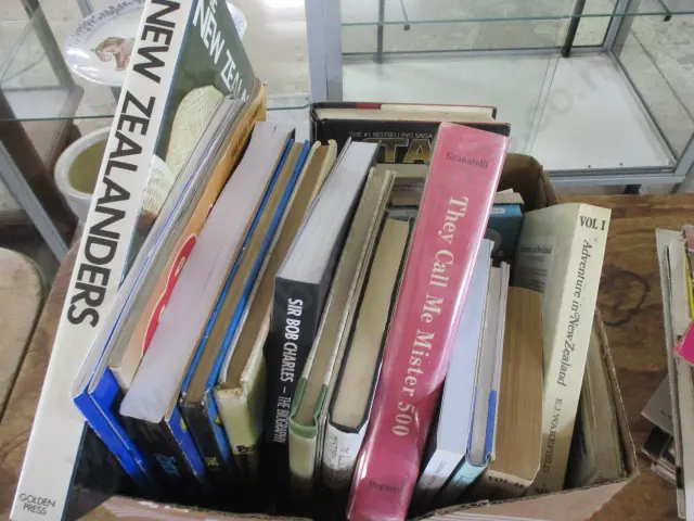 Books Image 1++