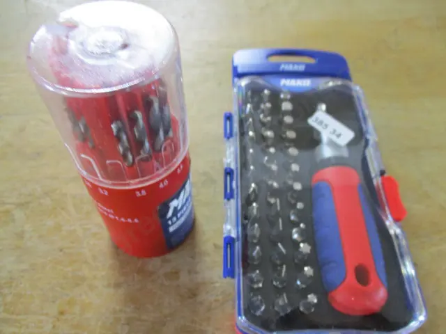 Driver and Bits Image 1++