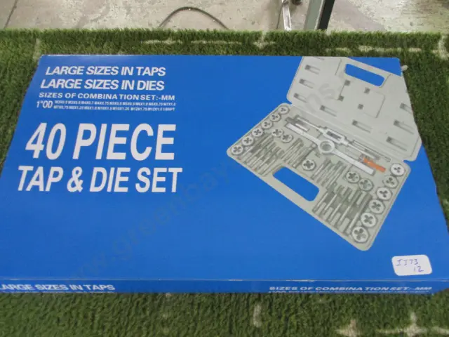 Tap and Die Set Image 1++