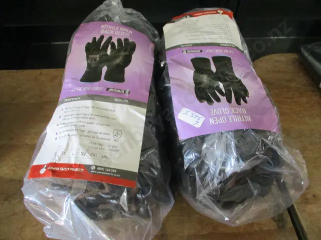 2 Packs Nitrile loves Image 1++