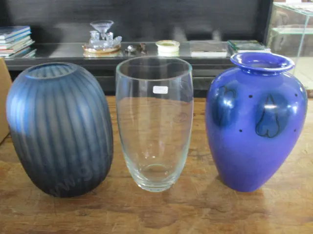 3 Vases Image 1++