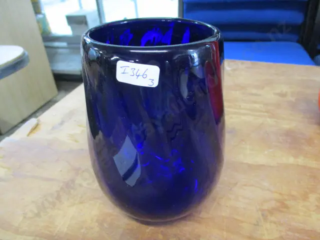 Gary Nash Vase Image 1++