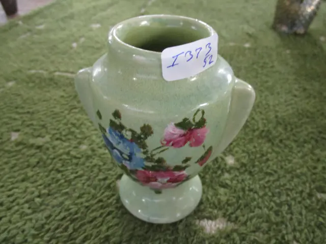 C/Lynn Vase Image 1++