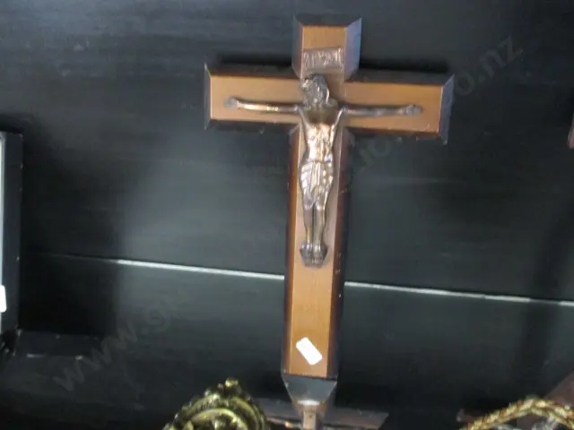 Crucifix Image 1++