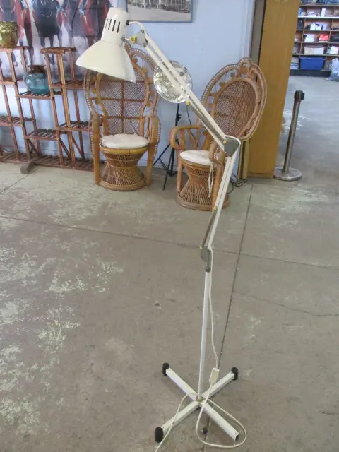 Retro Lamp Image 1++