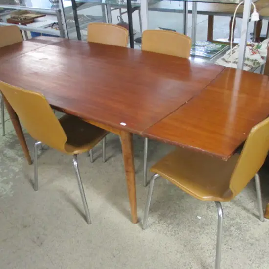 Retro Table and Chairs