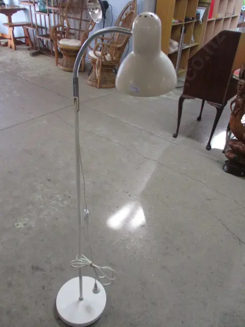 Retro Lamp Image 1++