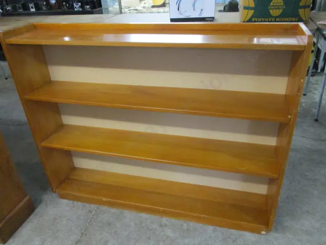 Rimu Bookshelf Image 1++
