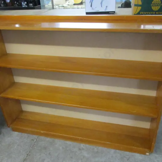 Rimu Bookshelf