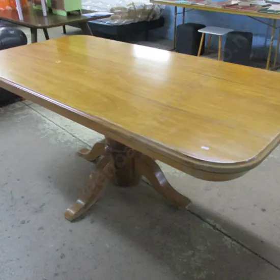 Rimu Pedestal Table